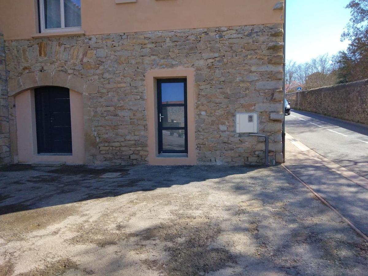 Studio Le Menascle Saint-Georges-de-Luzencon Bagian luar foto